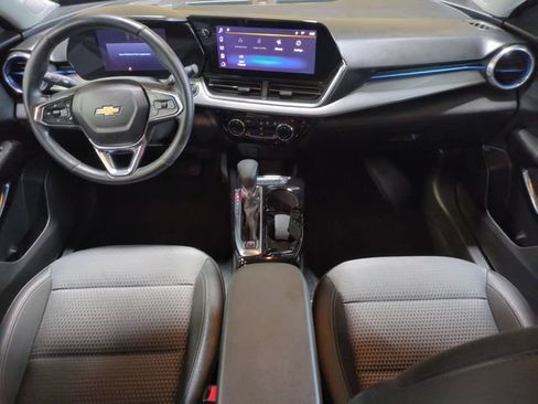 Certified 2024 Chevrolet Trax LT w/ Driver Confidence Package FWD image 19