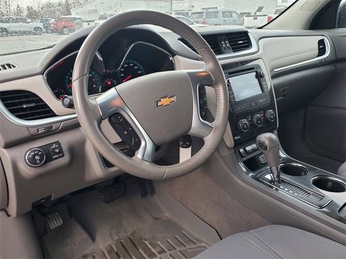 Used 2015 Chevrolet Traverse LT w/ Style and Technology Package image 10