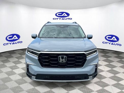 Used 2025 Honda Pilot Touring image 11