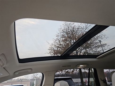 Used 2020 Cadillac XT6 Premium Luxury w/ LPO, Floor Liner Package image 14