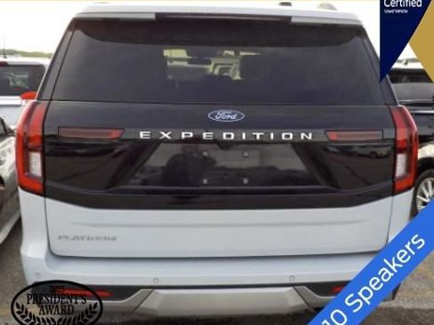 Used 2025 Ford Expedition Platinum AWD/4WD image 3