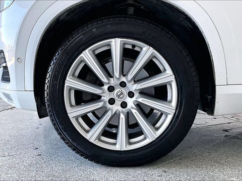 Used 2017 Volvo XC90 T6 Momentum w/ Vision Package AWD/4WD image 10