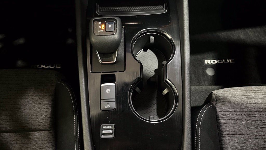 Used 2021 Nissan Rogue SV FWD image 19