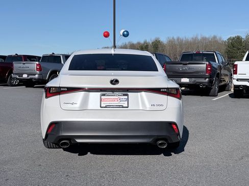 Used 2022 Lexus IS 300 image 8