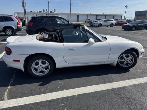 Used 2000 MAZDA MX-5 Miata RWD image 7