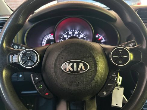 Used 2016 Kia Soul FWD image 27