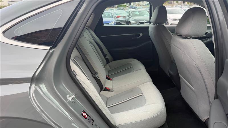 Used 2020 Hyundai Sonata SE w/ Cargo Package FWD image 9