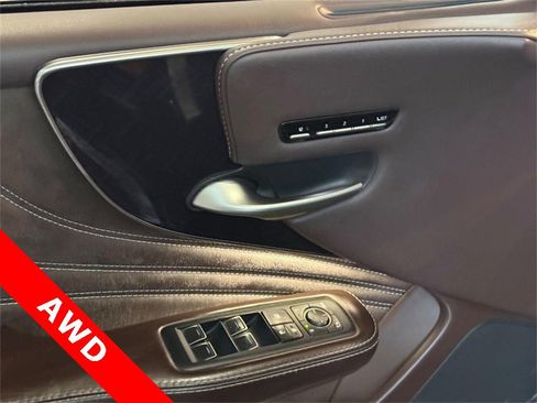 Used 2018 Lexus LS 500 AWD image 17