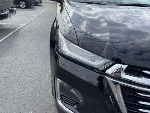 Used 2023 Chevrolet Traverse LT image 17