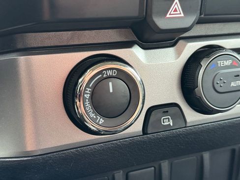Certified 2021 Toyota Tacoma SR AWD/4WD image 31