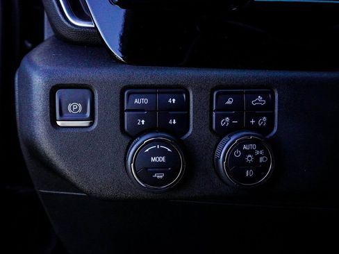 Used 2023 Chevrolet Silverado 1500 High Country w/ Z71 Off-Road Package image 30