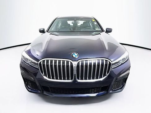 Used 2022 BMW 750i xDrive w/ M Sport Package AWD/4WD image 2