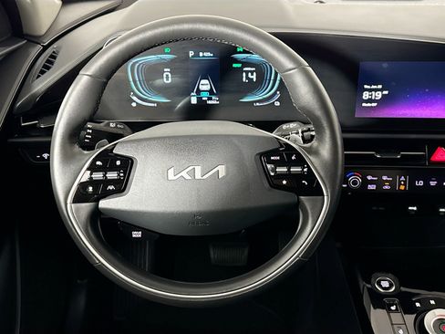 Used 2023 Kia Niro EX w/ EX Cold Weather Package FWD image 20