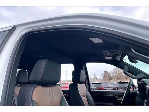 Used 2024 Chevrolet Silverado 3500 High Country w/ Technology Package image 24