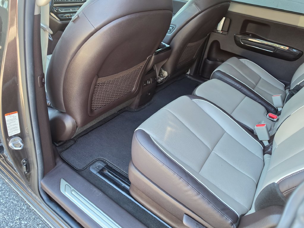 Used 2018 Kia Sedona SX Limited FWD image 27