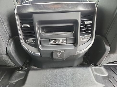 Used 2020 RAM 1500 Big Horn AWD/4WD image 30