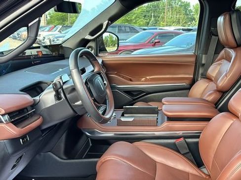 Used 2025 Lincoln Navigator Reserve AWD/4WD image 25