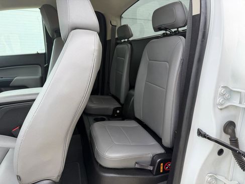 Used 2019 Chevrolet Colorado W/T w/ WT Convenience Package AWD/4WD image 9