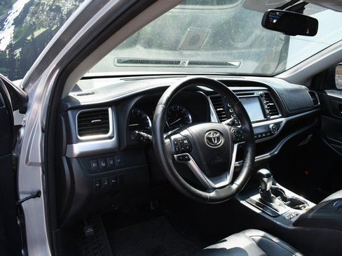 Used 2015 Toyota Highlander Limited Platinum AWD/4WD image 14