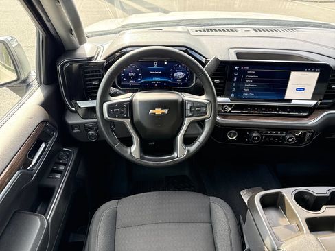 Used 2023 Chevrolet Silverado 1500 LT AWD/4WD image 15