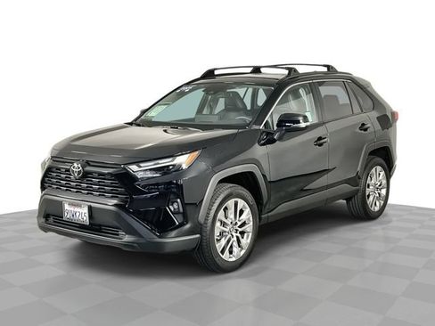 Used 2025 Toyota RAV4 XLE Premium w/ Weather Package FWD image 1