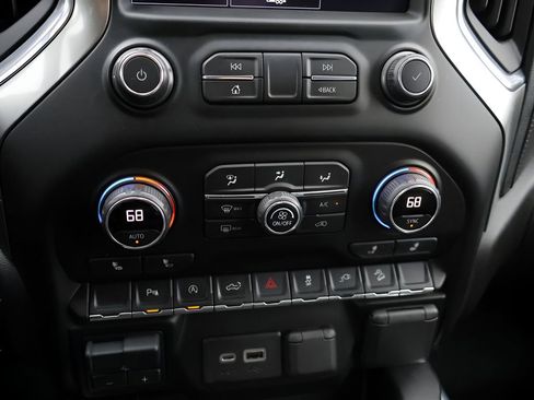 Used 2021 Chevrolet Silverado 1500 LT Trail Boss w/ Convenience Package II AWD/4WD image 25