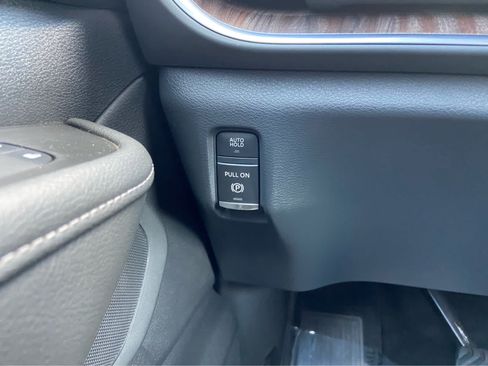 Used 2025 Nissan Armada SL AWD/4WD image 30
