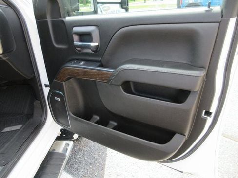 Used 2017 GMC Sierra 3500 Denali w/ Duramax Plus Package AWD/4WD image 32