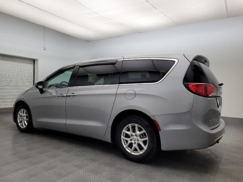 Used 2017 Chrysler Pacifica Touring Plus image 3