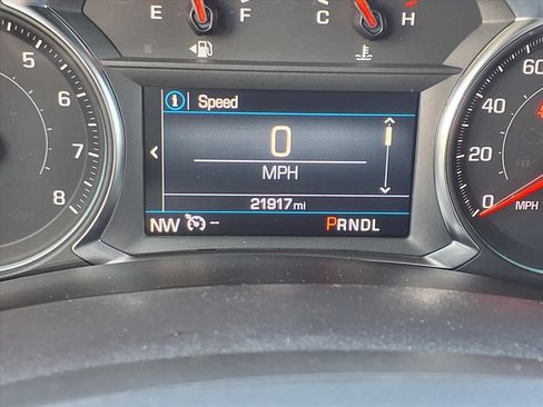 Used 2024 Chevrolet Equinox LT FWD image 30