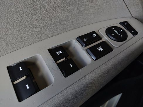 Used 2019 Hyundai Elantra SE FWD image 27