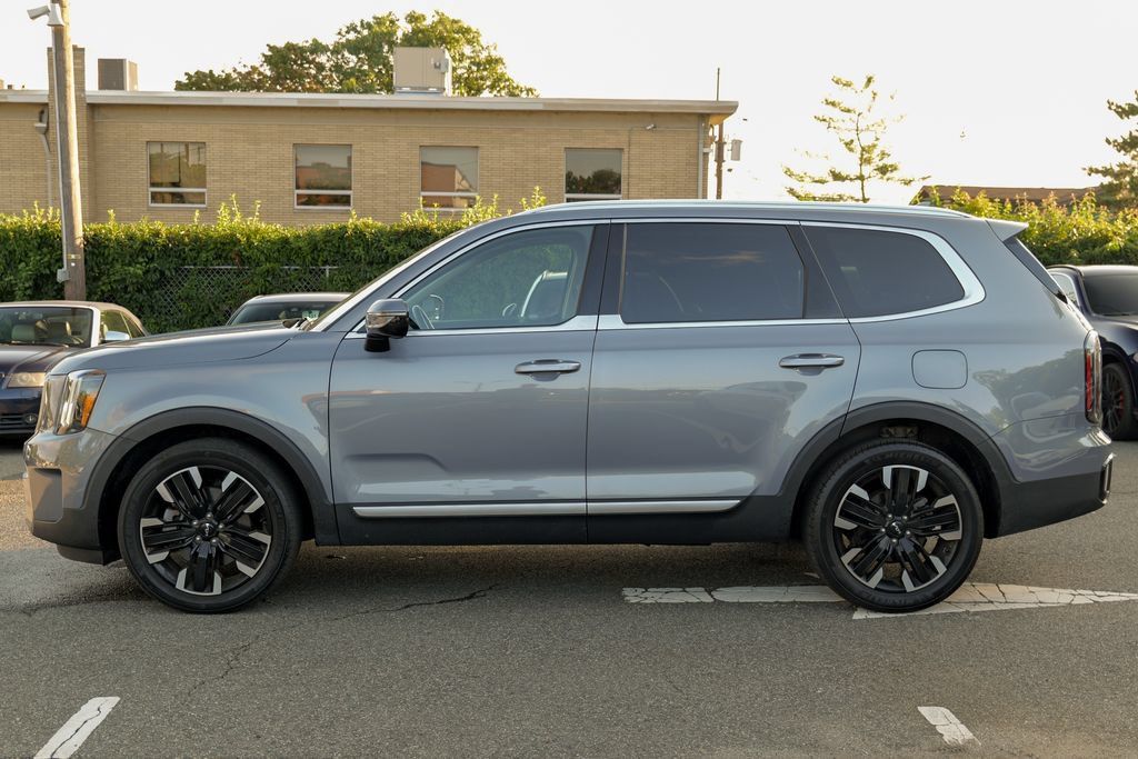Used 2023 Kia Telluride SX AWD/4WD image 4