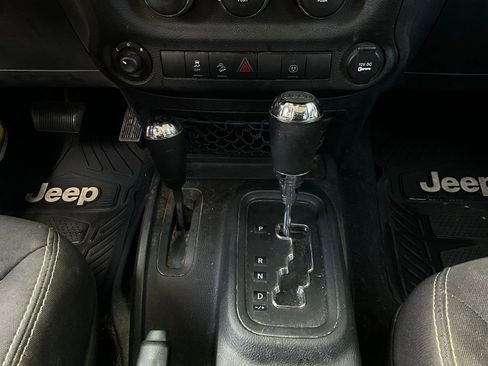 Used 2014 Jeep Wrangler Unlimited Sahara w/ Connectivity Group image 18