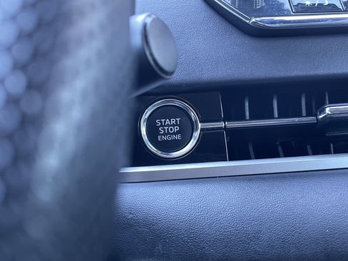 Used 2023 Mitsubishi Outlander SE Black Edition image 18