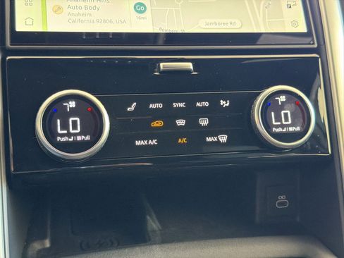 Certified 2025 Land Rover Discovery S AWD/4WD image 19