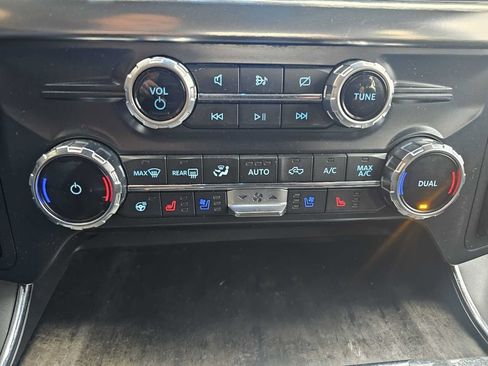 Used 2022 Ford F150 Lariat w/ Equipment Group 502A High image 27