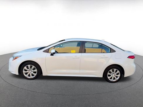 Used 2025 Toyota Corolla LE image 8