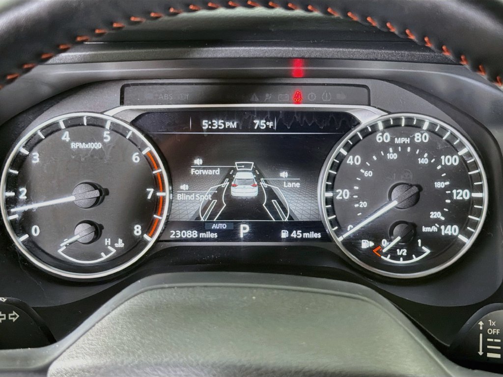Used 2025 Nissan Rogue SV AWD/4WD image 16