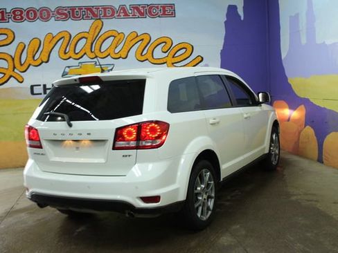 Used 2017 Dodge Journey GT w/ Driver Convenience Group FWD image 4