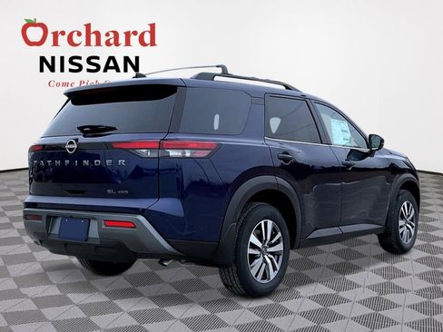 New 2026 Nissan Pathfinder SL image 5