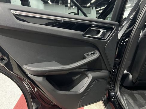 Used 2015 Porsche Macan S image 22