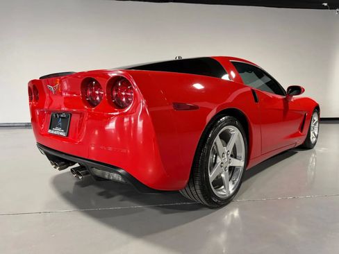Used 2005 Chevrolet Corvette Coupe w/ Preferred Equipment Group RWD image 4