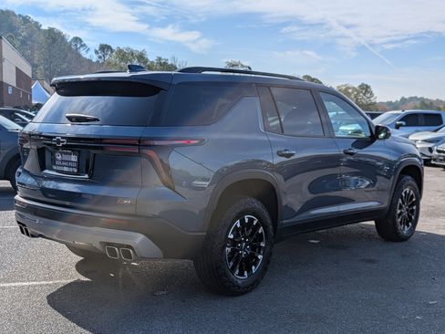 Used 2025 Chevrolet Traverse Z71 w/ Driver Confidence Package image 9
