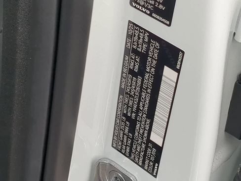 New 2026 Volvo EX30 Ultra w/ Climate Package image 32