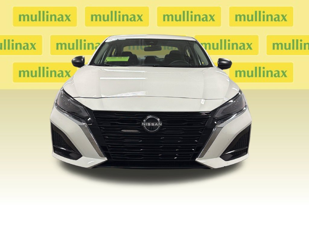 Used 2025 Nissan Altima 2.5 SV FWD image 6