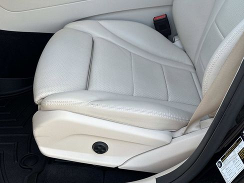 Used 2020 Mercedes-Benz GLC 300 4MATIC image 22