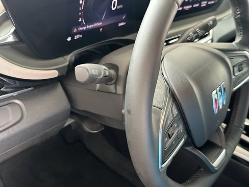 Used 2025 Buick Envista Avenir FWD image 20