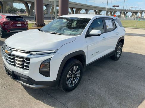 Used 2025 Chevrolet Equinox LT image 8