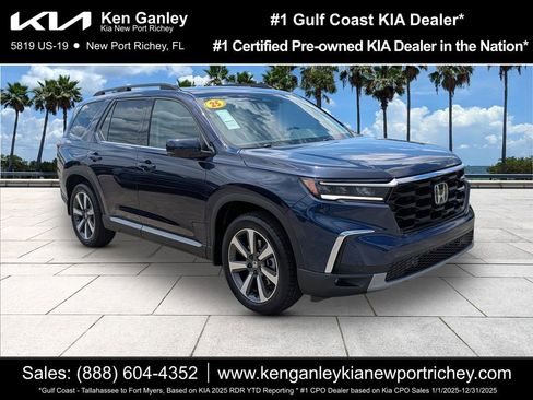 Used 2025 Honda Pilot Touring image 1