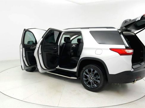 Used 2021 Chevrolet Traverse RS FWD image 10